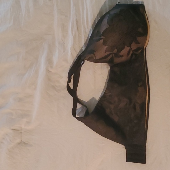 Cacique Black Full-Coverage Bra with Seamless Cups and Adjustable Straps SZ 40c - Picture 5 of 5